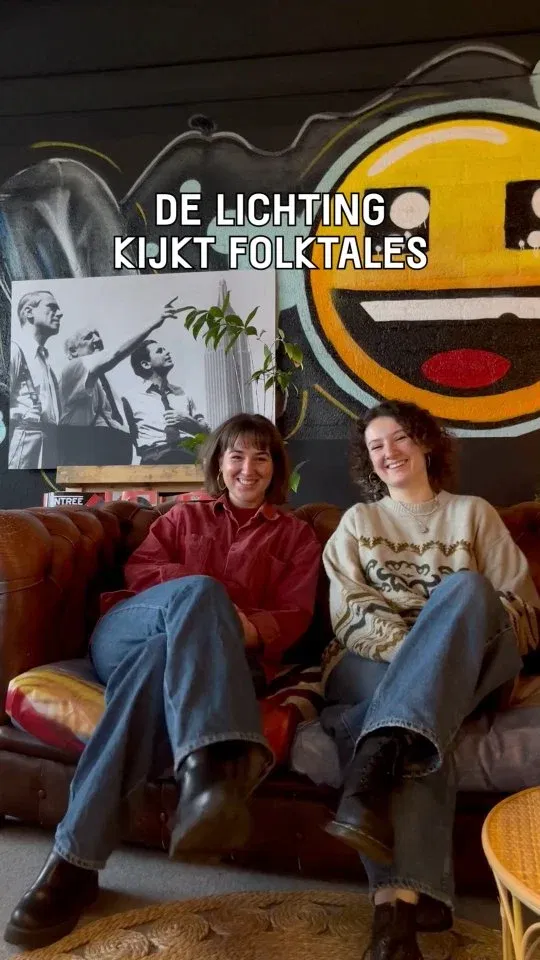 De Lichting kijkt: Folktales ✨️

Samen op de bank, direct in gesprek.
Maartje en Hanna delen hun kijk op Folktales. 

In de film kiezen jongeren voor een tussenjaar zonder schermen of klaslokalen, maar mét hondensleeën, de Arctische wildernis en vertrouwen op elkaar. Tussen kou, stilte en een roedel Alaskan husky’s ontstaat ruimte voor groei, zelfvertrouwen en verbondenheid.

Nu te zien in LUX! Nieuwsgierig naar hun blik op film en cultuur? 👉 Lees meer via de Substack van De Lichting.

#luxnijmegen #Arthouselux #filmavond #delichting #folktales
