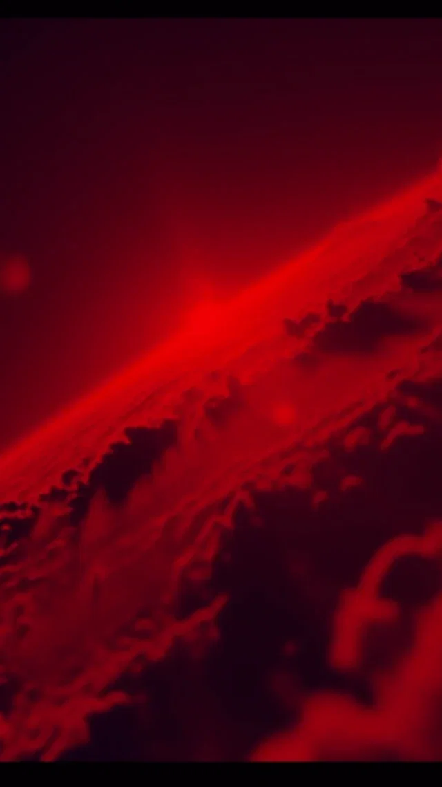 Alsof er stroom door je lijf jaagt ⚡

IGNITE van @irc.ompany is pure energie op het podium. Wat begint als een beheerste beweging, ontbrandt in een explosie van kracht, ritme en fysieke precisie. Vijf uitzonderlijke dansers nemen je mee in een zinderende trip waarin licht, muziek en beweging samensmelten tot een oogstrelend dansspektakel.

Een voorstelling die je niet alleen ziet, maar voelt.

📅 ZA 9 MEI
🕗 20.30 uur
📍 LUX 7
🎟️ Tickets via lux-nijmegen.nl

#LUXNijmegen #dans #podium #urban #theater