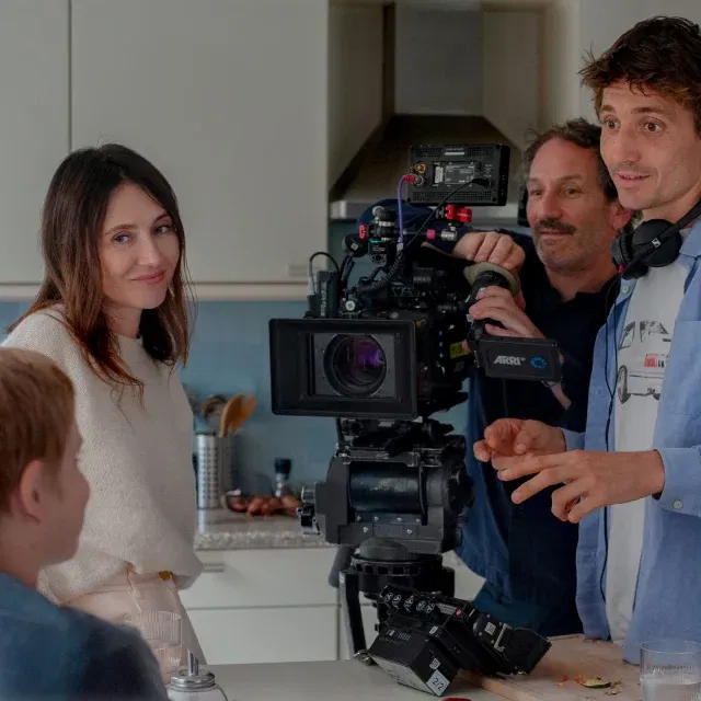 🧑‍🧑‍🧒‍🧒 In gesprek met regisseur Mees Peijnenburg tijdens voorpremière A Family.

Op vrijdagavond 27 maart om 19.00 uur organiseren wij samen met filmdistributeur @cineart_nl een speciale voorpremière van het familiedrama A Family. Tijdens deze exclusieve voorpremière krijgen bezoekers de kans om de film als een van de eersten te zien. Na de vertoning van de film volgt een Q&A met Mees Peijnenburg, waarin hij ingaat op het maakproces van de film en het verhaal achter het indringende familiedrama. 💬

🎟️ A Family is een meeslepend familiedrama waarin wordt getoond welke impact een vechtscheiding heeft op het gezinsleven. Lijkt dit jou ook een bijzondere manier van in gesprek gaan over dit thema? Wacht dan niet te lang en koop nog snel kaarten voor deze avond op onze website.

#luxnijmegen #lux #meespeijnenburg #afamily #voorpremiere