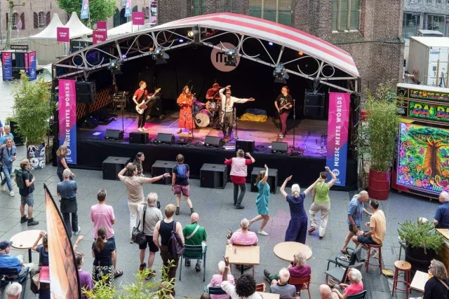 Wat hebben we genoten van Music Meeting ☀️

Een weekend vol verrassende muziek, mooie ontmoetingen, goede films en heel veel gezelligheid op ons terras. Dank aan iedereen die langskwam en deze editie zo bijzonder maakte!