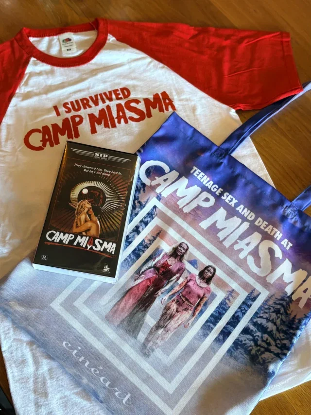 Winactie: Teenage Sex and Death at Camp Miasma ultimate fan pack!❤️🗡️

Ben jij ook zo benieuwd naar de nieuwste slasher-horrorkomedie van regisseur Jane Schoenbrun? Onder de grootste fans van deze Queer Palm-winnaar verloten we een merchandisepakketje. Wil je meedoen? Zorg ervoor dat je bent ingeschreven voor onze filmnieuwsbrief. Daarin lees je volgende week meer...👀

Camp Miasma nog niet overleefd? De film is vanaf vandaag elke dag bij ons te zien. 

#LUX #arthouselux #teenagesexanddeathatcampmiasma #janeschoenbrun #winactie
