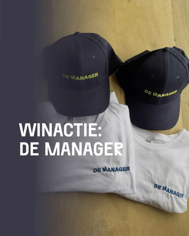 WINACTIE: wij geven 2 petten en 2 T-shirts weg van de film De Manager!

De documentaire De Manager van Maartje Bakers, die sinds donderdag bij ons te zien is, neemt de kijker mee achter gesloten deuren, naar de gesprekken waarin werknemers worden beoordeeld en leidinggevenden proberen richting te geven. Wat begint als een formele evaluatie groeit uit tot een onthullend portret van de moderne werkcultuur. De film legt bloot hoe lastig het is om autoriteit en empathie te combineren en hoe groot de behoefte blijft aan oprechte verbinding.

Wil je ook deze pet en dit T-shirt winnen?
Laat ons weten in de comments met een emoji, GIFje of één woord hoe jij je voelt na je functioneringsgesprek op je werk of tag je favoriete manager!

We nemen contact op met de winnaars via Instagram DM.

Veel succes!
#lux #luxnijmegen #arthouse #winactie