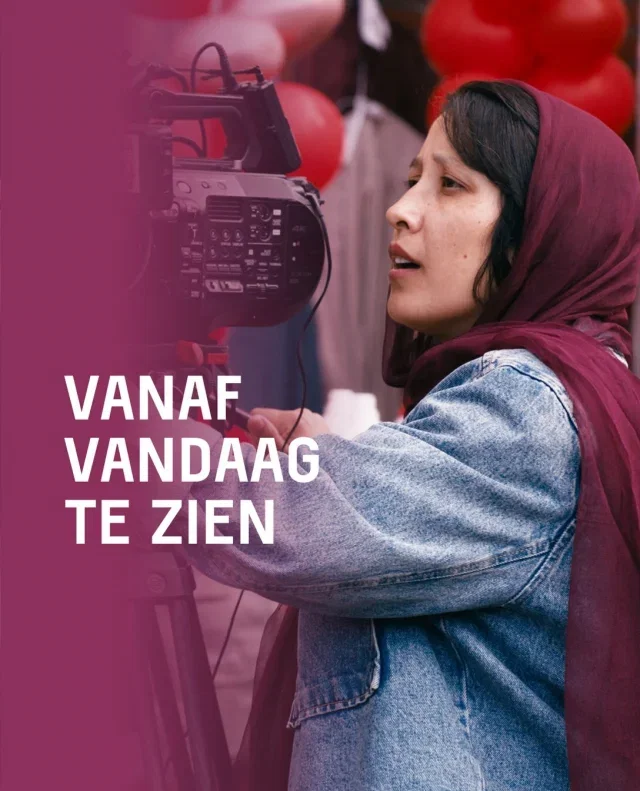 🎬Donderdag = premièredag! Welke film kom jij bij ons kijken?

🎥No Good Men
Naru, de enige cameravrouw bij het belangrijkste televisiestation van Kabul, heeft haar overspelige man verlaten. Ze is ervan overtuigd dat er geen goede mannen bestaan, totdat Qodrat, de belangrijkste journalist van Kabul TV, haar een carrièremogelijkheid aanbiedt.

🪖De Gaulle: Liberté
Na Résistance wordt het verhaal van Charles de Gaulle voortgezet in Liberté, het tweede en afsluitende deel van het epische tweeluik. Franse generaal Charles de Gaulle weigert zich neer te leggen bij de getekende wapenstilstand met Duitsland en vlucht zonder legersteun naar Londen, waar hij blijft strijden voor een vrij Europa.

⚽️The Match
Documentaire waarin veertig jaar later wordt teruggeblikt op een van de meest memorabele voetbalwedstrijden ooit: de WK-kwartfinale tussen Argentinië en Engeland op 22 juni 1986 in Mexico-Stad, waarin Diego Maradona zijn legendarische ‘hand-van-God-goal’ scoorde.

💇‍♀️Sugar
Chyna een getalenteerde haarstylist. Ze is de vriendin van Raoul; de man die iedereen begeert. Achter gesloten deuren is Raoul erg gewelddadig en Chyna moet lastige keuzes maken voor haar eigen veiligheid.

🇮🇹Breve Storia d’Amore
Rocco maakt kennis met de jongere Lea in een bar in Rome. Ze hebben een grote aantrekkingskracht, terwijl ze beiden bezet zijn. Naarmate de tijd verstrijkt, dringt Lea steeds verder door in Rocco’s leven en relatie.

🌊Silent Flood
Het verhaal van een Oekraïense religieuze gemeenschap, die afgesloten van de buitenwereld leven en strenge regels volgen. Maar wanneer Rusland Oekraïne overvalt, hebben ze geen andere keuze dan hun regels te overtreden.

🇫🇮The Kidnapping of a President
Deze comedy vertelt het waargebeurde verhaal van een mislukte staatsgreep in Finland. Een dronken luitenant heeft, zonder het zich te herinneren, de opdracht gegeven tot de ontvoering van de president.

🤽The Plague
Om erbij te horen sluit de twaalfjarige Ben zich aan bij een populaire groep jongens, die een jongen met een huidaandoening ‘de pest’ noemen. Ben krijgt medelijden met hem, maar blijft toch meedoen uit angst om zelf buitengesloten te worden.

#LUX #LUXNijmegen #arthouse
